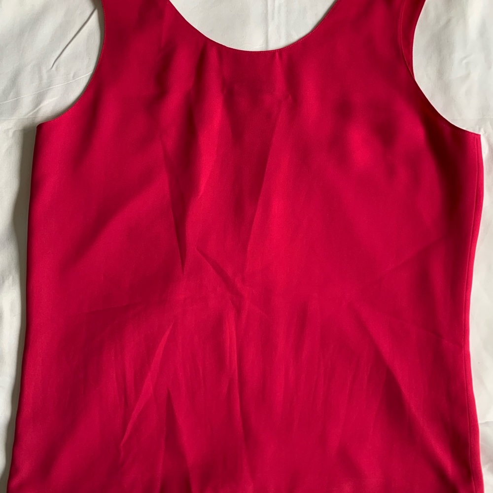 BEECHERS BROOK |  FUSHIA PINK round neck sleeveless camisole top, medium
